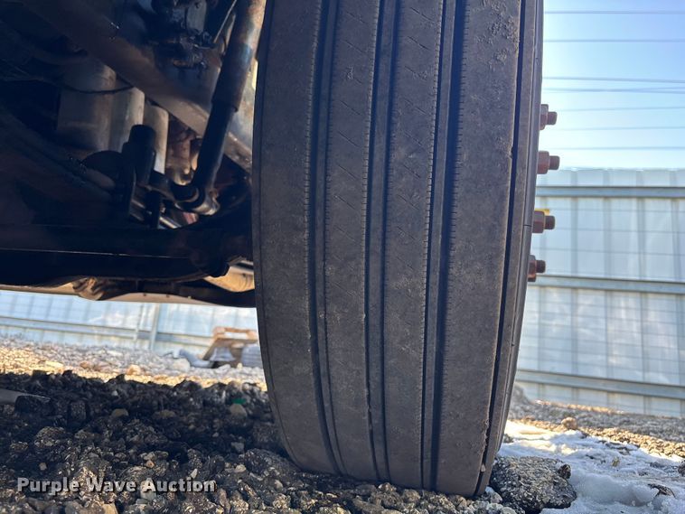 image for item YA2319 2016 Mack CXU613 semi truck