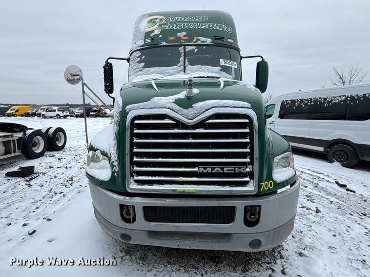 image for item YA2320 2016 Mack CXU613 semi truck