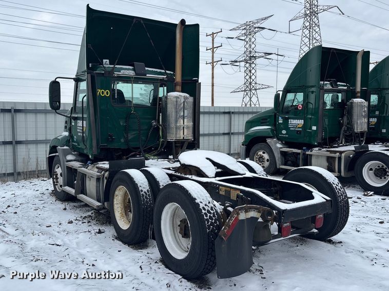 image for item YA2320 2016 Mack CXU613 semi truck