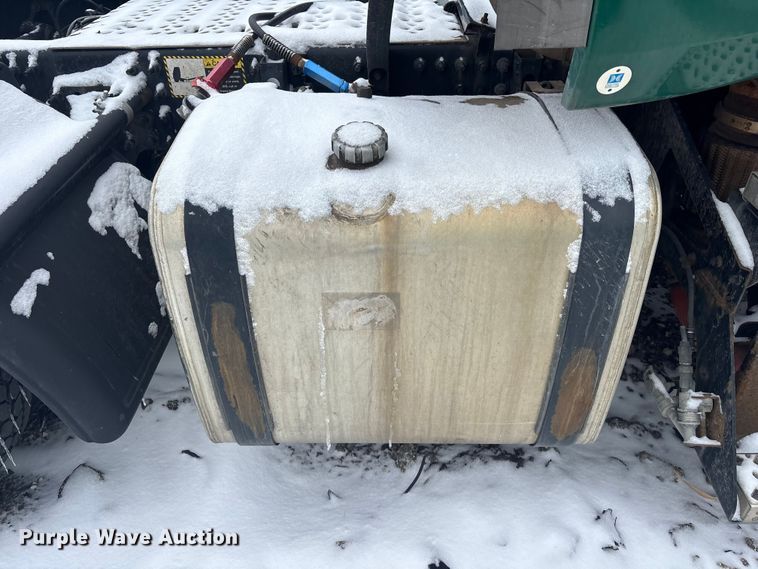 image for item YA2320 2016 Mack CXU613 semi truck