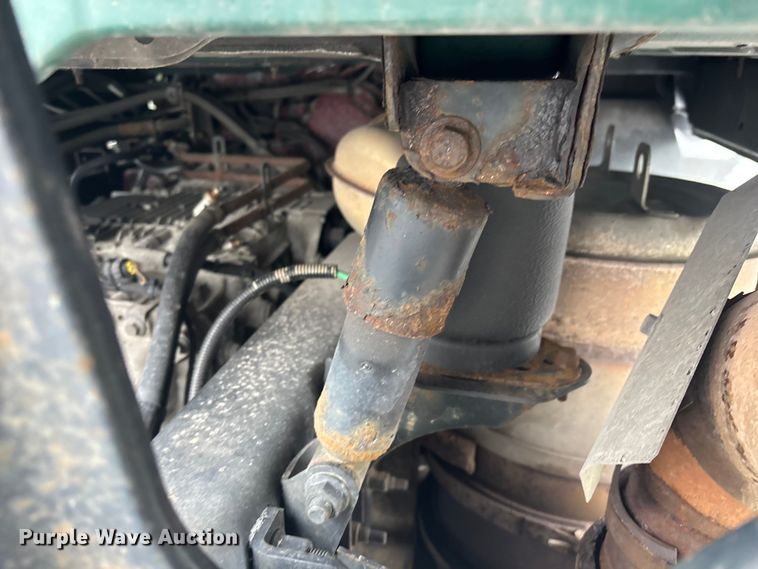 image for item YA2320 2016 Mack CXU613 semi truck