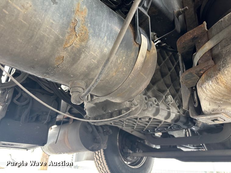 image for item YA2320 2016 Mack CXU613 semi truck