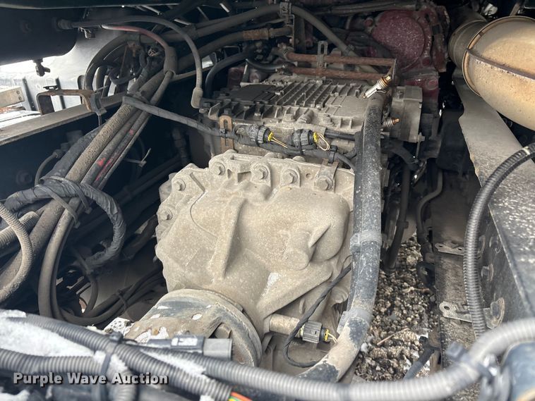 image for item YA2320 2016 Mack CXU613 semi truck