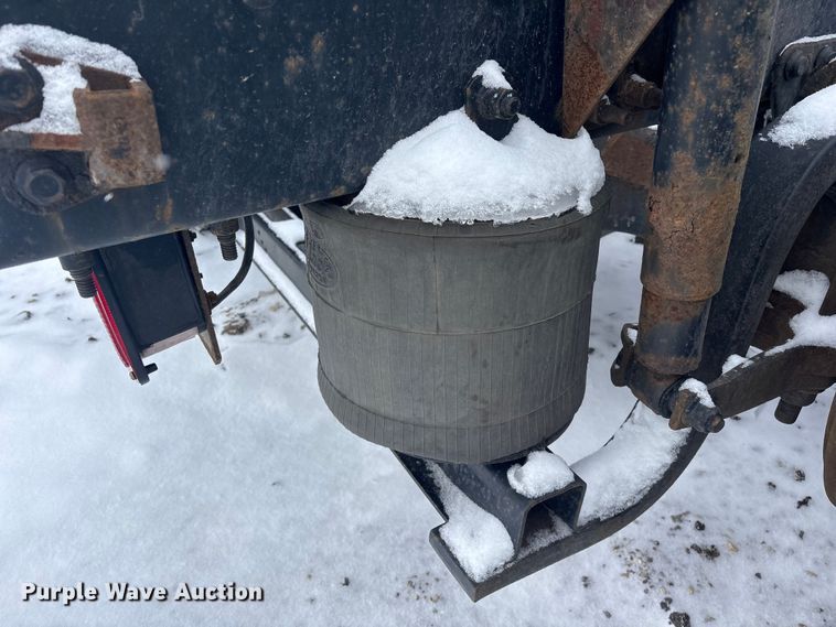 image for item YA2320 2016 Mack CXU613 semi truck