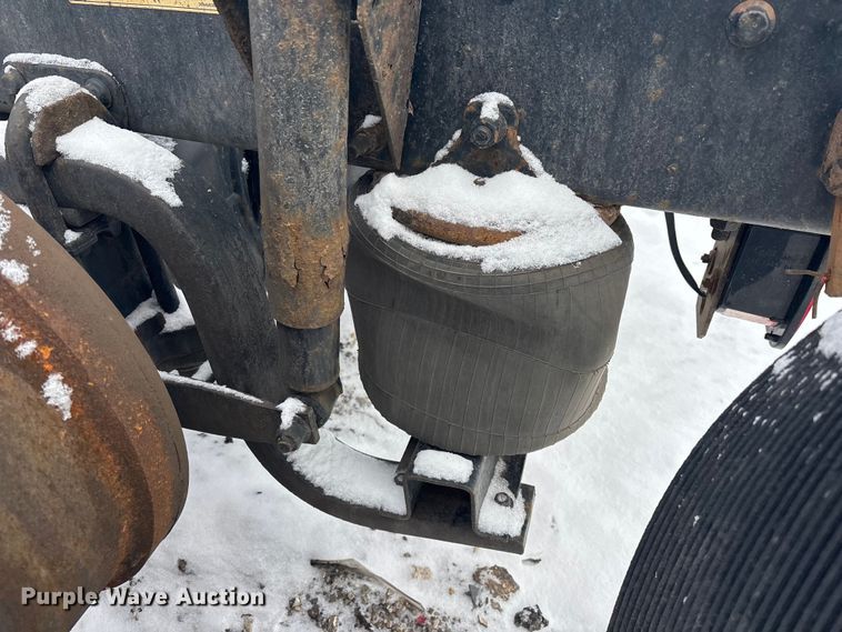 image for item YA2320 2016 Mack CXU613 semi truck