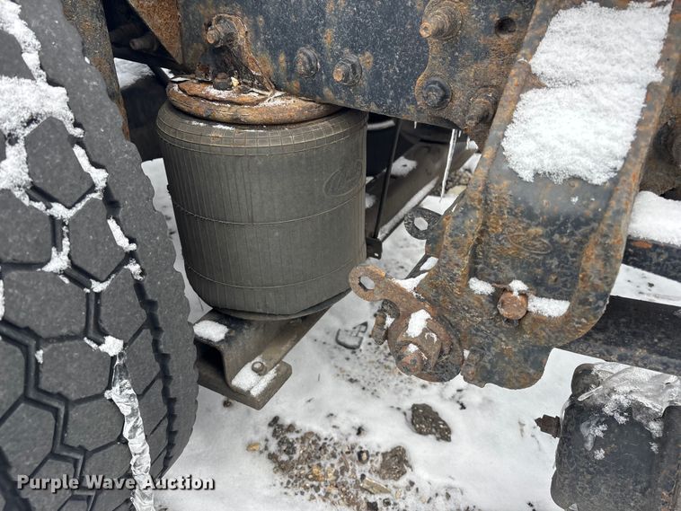 image for item YA2320 2016 Mack CXU613 semi truck