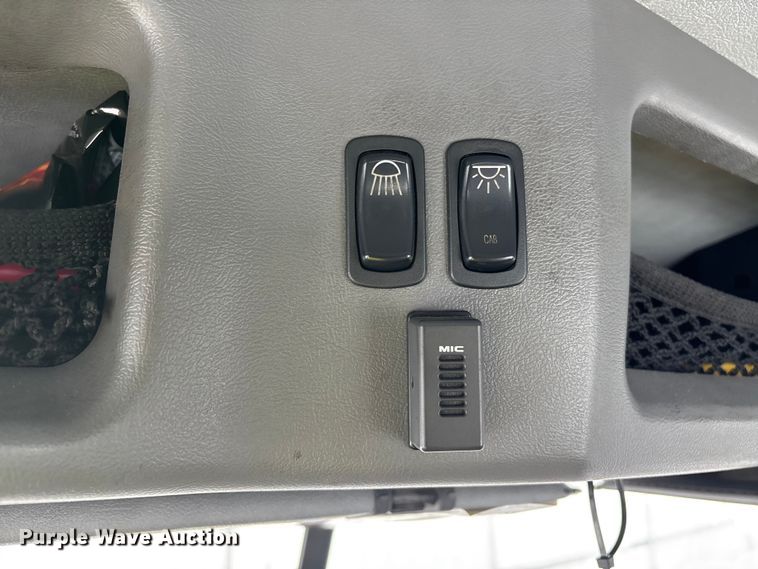 image for item YA2320 2016 Mack CXU613 semi truck