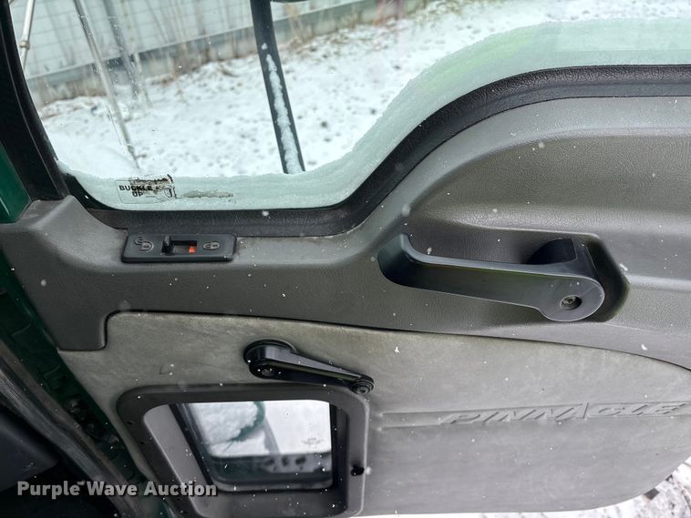 image for item YA2320 2016 Mack CXU613 semi truck