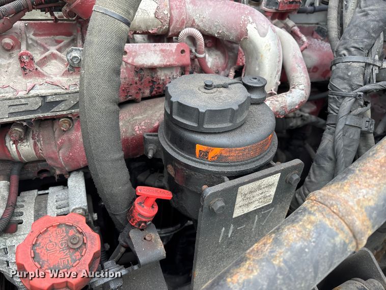 image for item YA2320 2016 Mack CXU613 semi truck