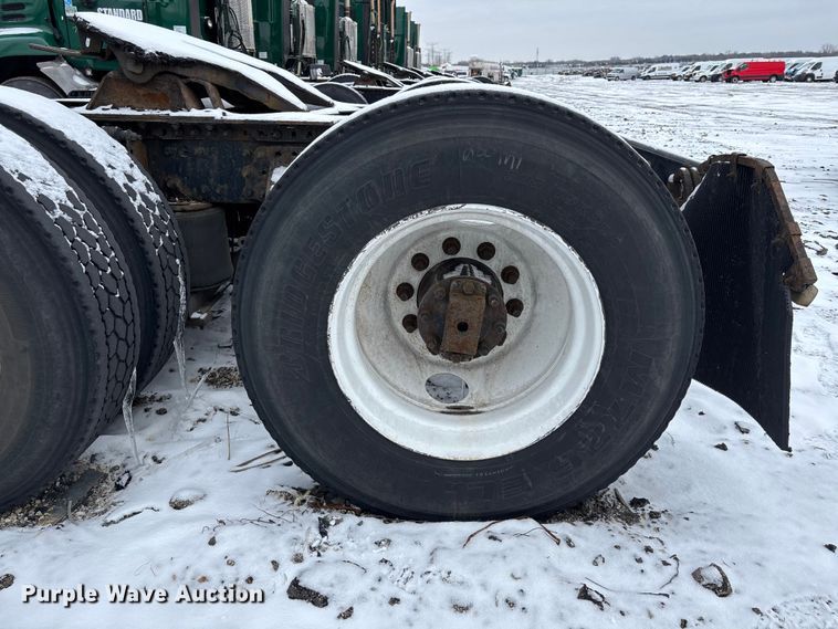 image for item YA2320 2016 Mack CXU613 semi truck