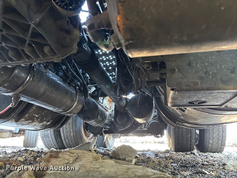 image for item YA2321 2016 Mack CXU613 semi truck