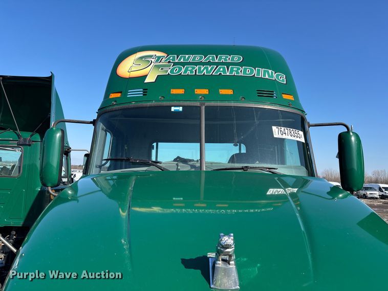 image for item YA2321 2016 Mack CXU613 semi truck