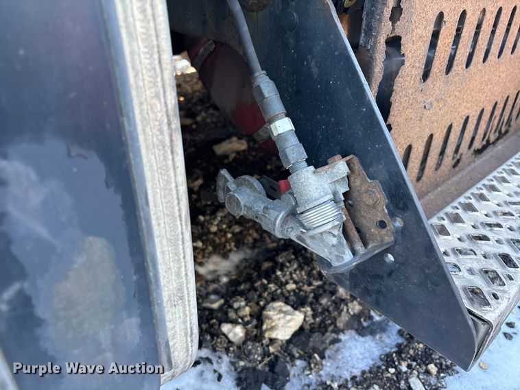 image for item YA2321 2016 Mack CXU613 semi truck