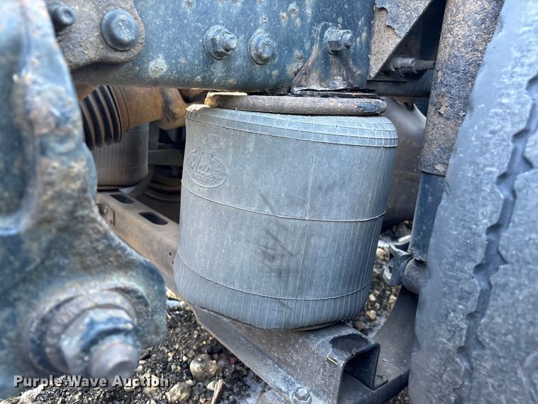 image for item YA2321 2016 Mack CXU613 semi truck