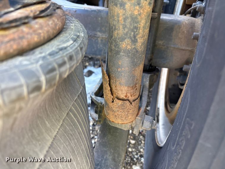 image for item YA2321 2016 Mack CXU613 semi truck