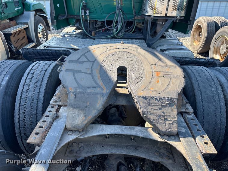 image for item YA2321 2016 Mack CXU613 semi truck