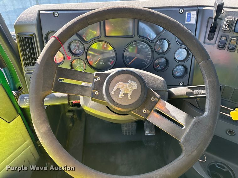 image for item YA2321 2016 Mack CXU613 semi truck