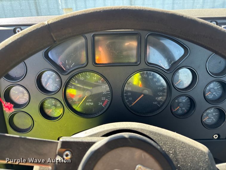 image for item YA2321 2016 Mack CXU613 semi truck