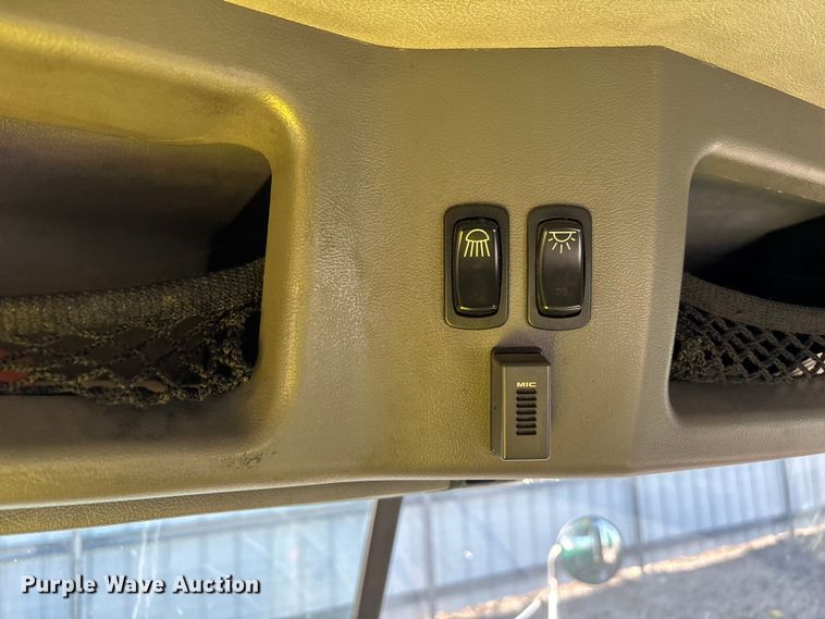 image for item YA2321 2016 Mack CXU613 semi truck