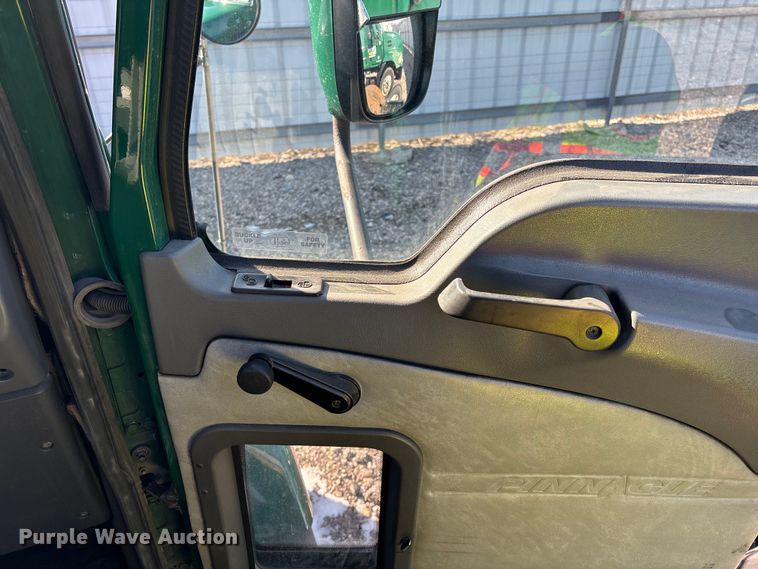 image for item YA2321 2016 Mack CXU613 semi truck