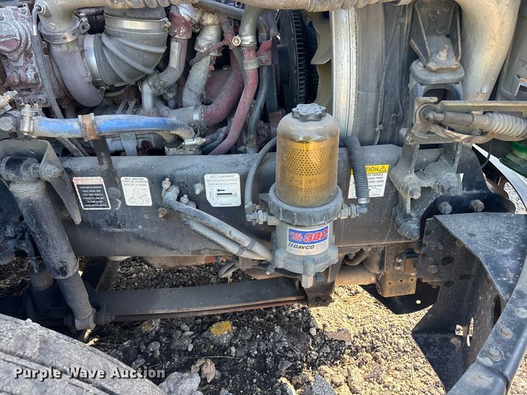 image for item YA2321 2016 Mack CXU613 semi truck