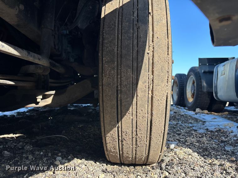 image for item YA2321 2016 Mack CXU613 semi truck