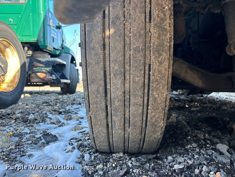 image for item YA2321 2016 Mack CXU613 semi truck