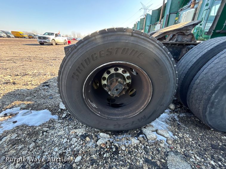 image for item YA2321 2016 Mack CXU613 semi truck