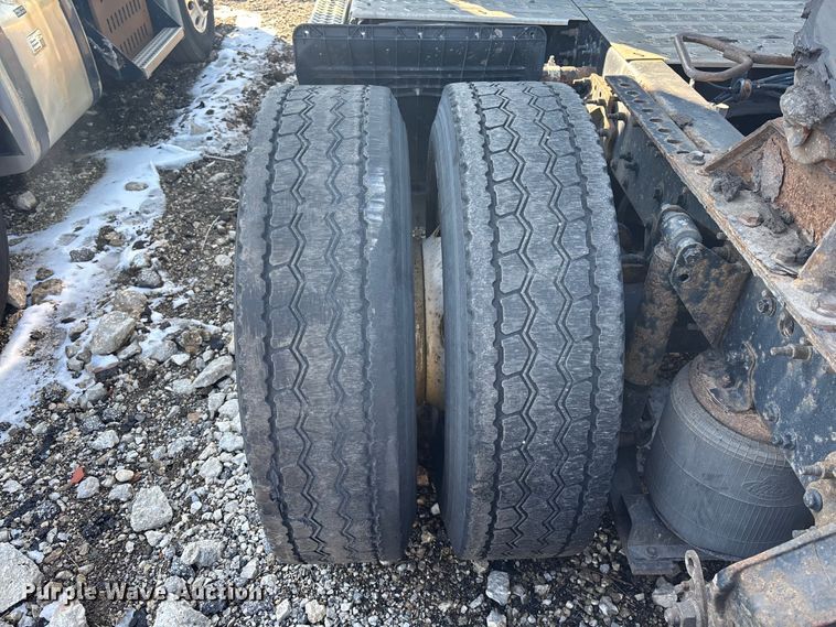 image for item YA2321 2016 Mack CXU613 semi truck