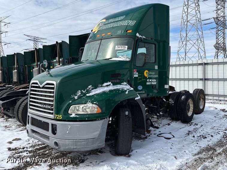 image for item YA2322 2016 Mack CXU613 semi truck