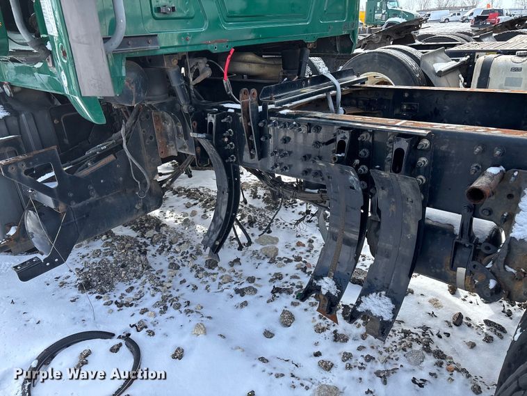 image for item YA2322 2016 Mack CXU613 semi truck