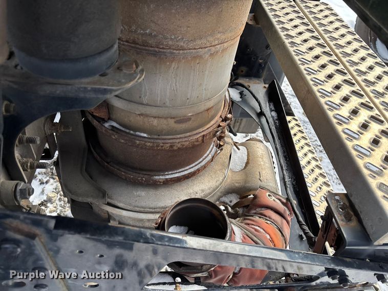 image for item YA2322 2016 Mack CXU613 semi truck