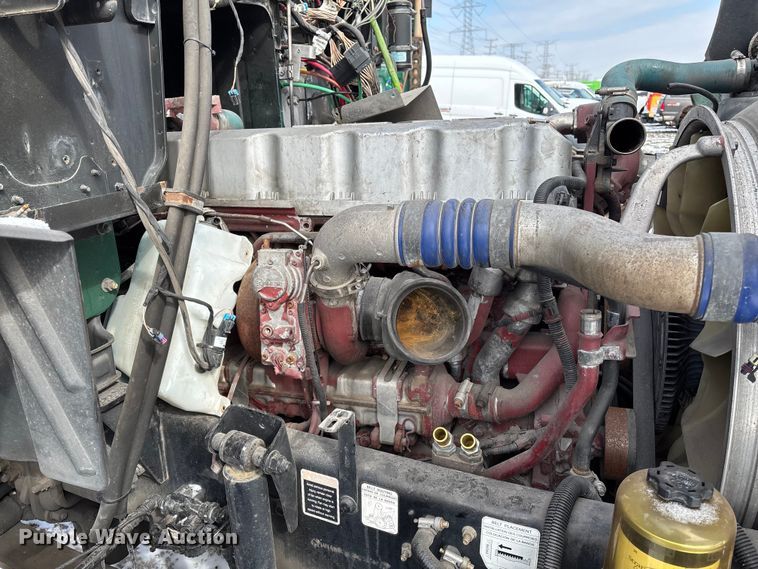 image for item YA2322 2016 Mack CXU613 semi truck