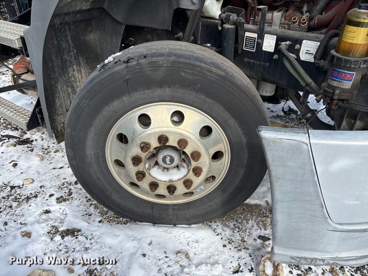 image for item YA2322 2016 Mack CXU613 semi truck