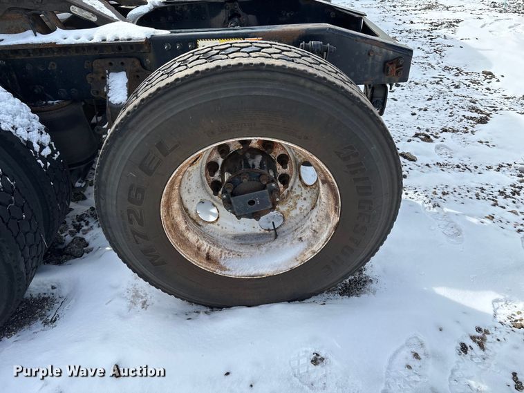 image for item YA2322 2016 Mack CXU613 semi truck