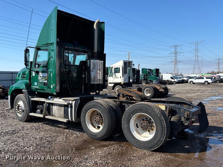 image for item YA2323 2016 Mack CXU613 semi truck