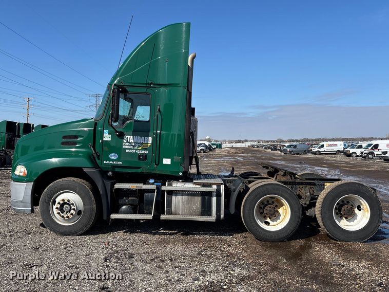 image for item YA2323 2016 Mack CXU613 semi truck