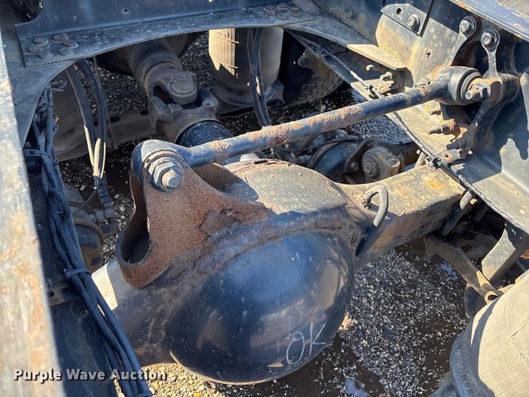 image for item YA2323 2016 Mack CXU613 semi truck