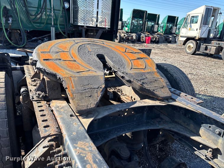 image for item YA2323 2016 Mack CXU613 semi truck