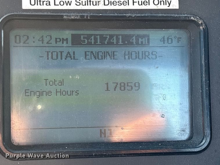 image for item YA2323 2016 Mack CXU613 semi truck