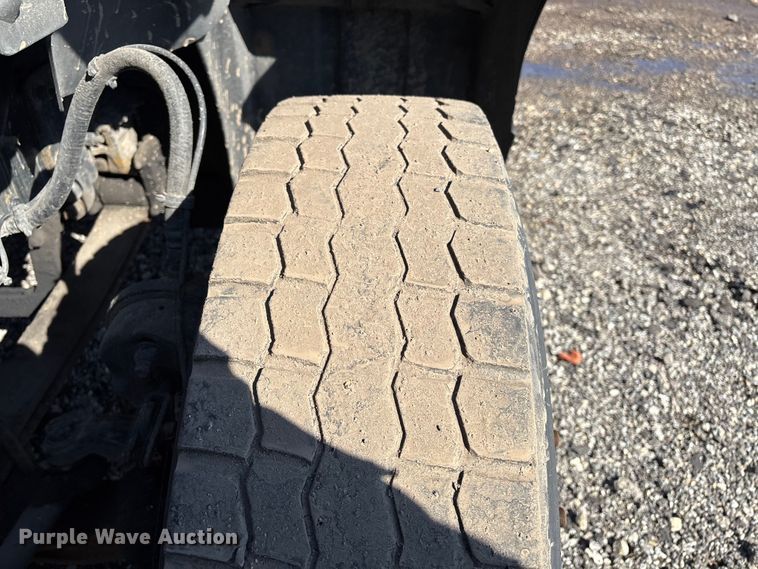 image for item YA2323 2016 Mack CXU613 semi truck