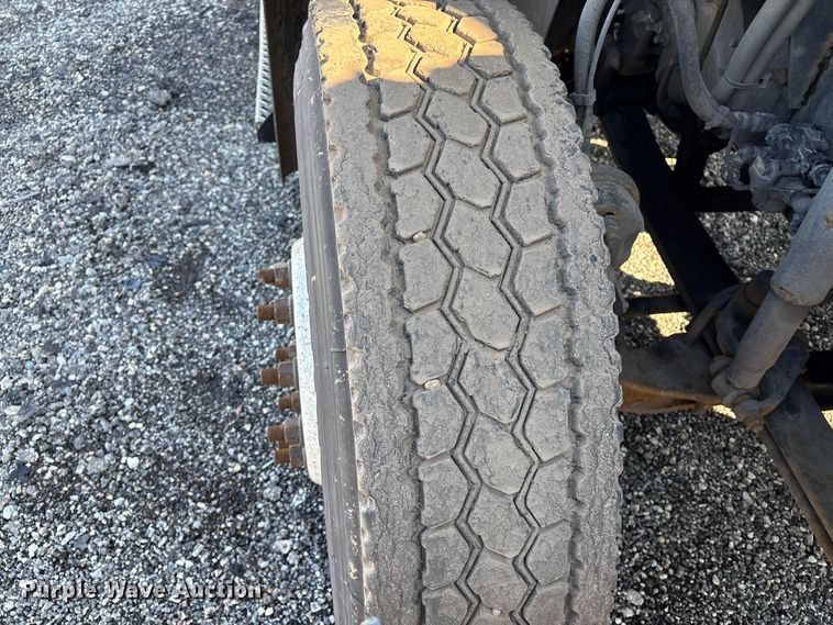 image for item YA2323 2016 Mack CXU613 semi truck