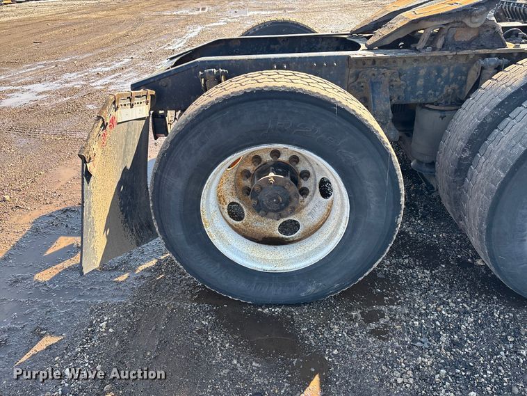 image for item YA2323 2016 Mack CXU613 semi truck