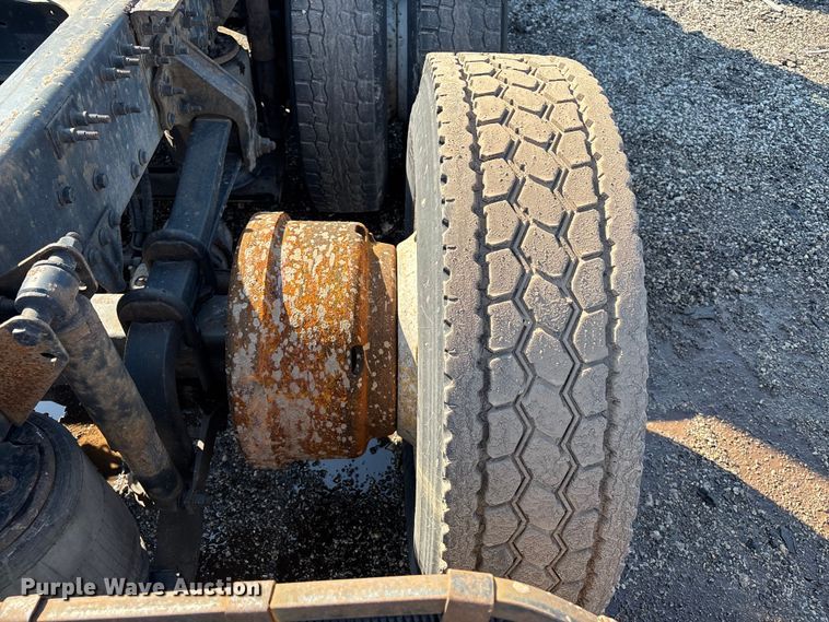 image for item YA2323 2016 Mack CXU613 semi truck