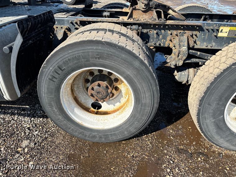 image for item YA2323 2016 Mack CXU613 semi truck