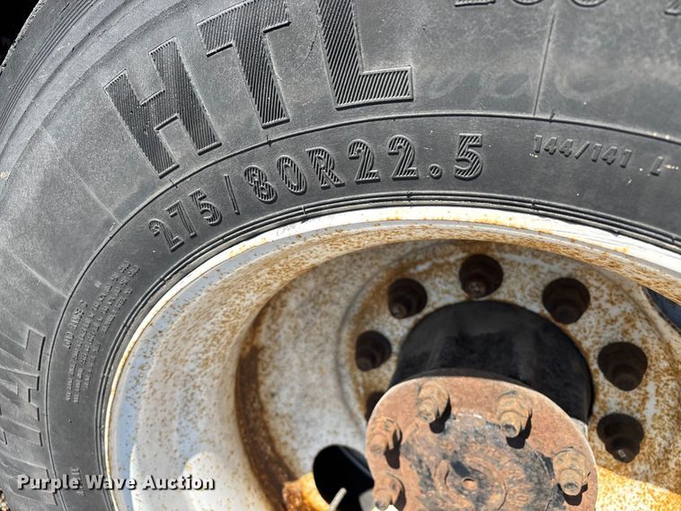 image for item YA2323 2016 Mack CXU613 semi truck