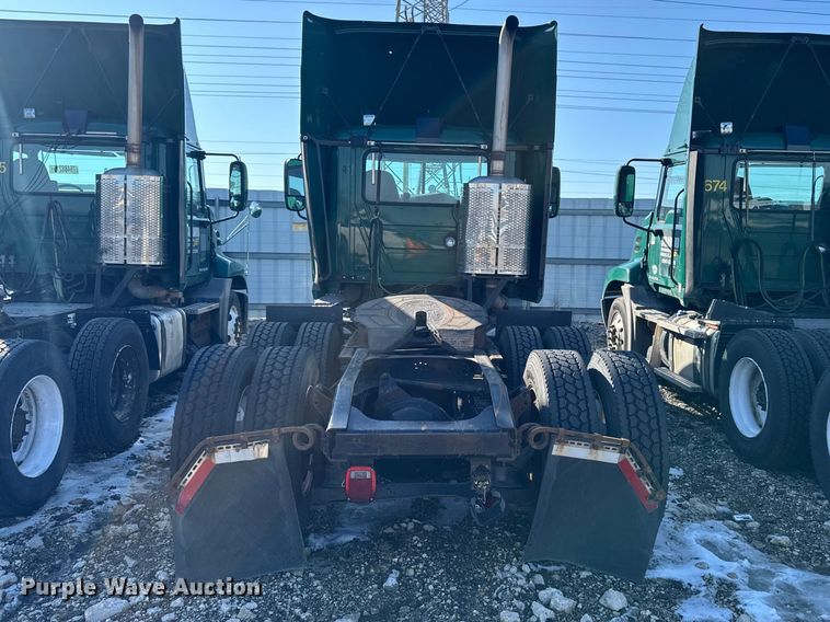 image for item YA2324 2016 Mack CXU613 semi truck