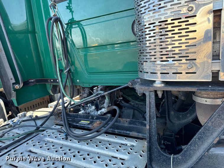 image for item YA2324 2016 Mack CXU613 semi truck