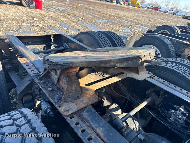 image for item YA2324 2016 Mack CXU613 semi truck