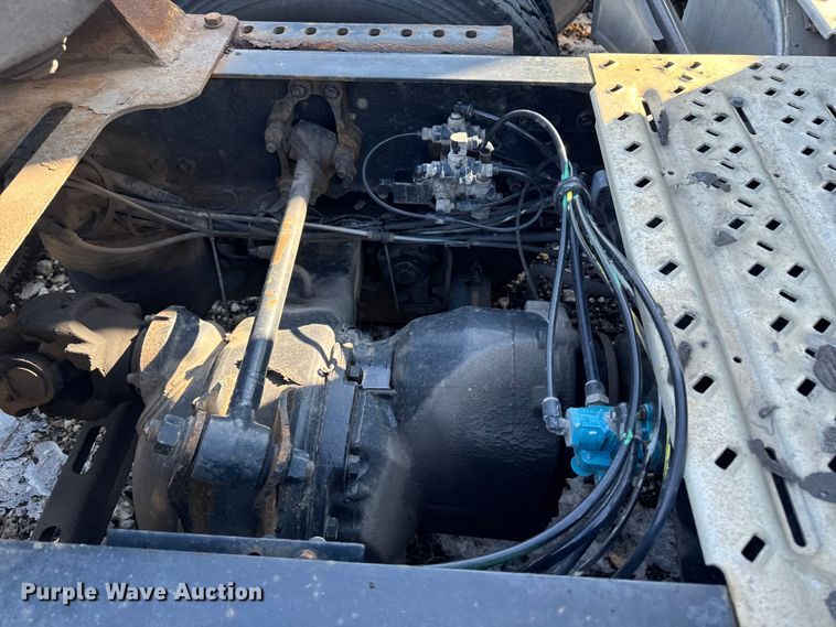 image for item YA2324 2016 Mack CXU613 semi truck